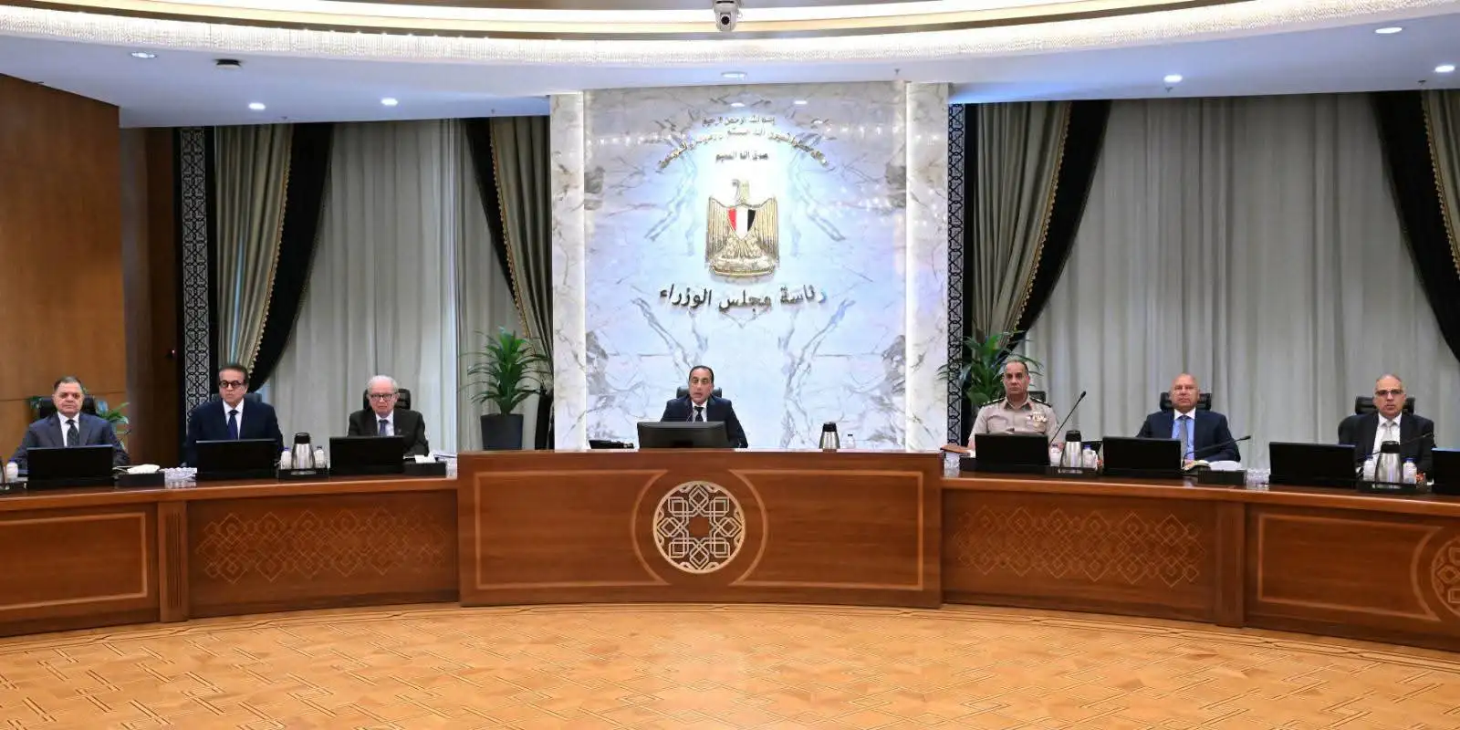 خلال اجتماعه اليوم ''مجلس الوزراء'' يوافق على مشروع قانون مد أجل الدورة النقابية لمجلس إدارة المنظمات النقابية لمدة ستة أشهر 