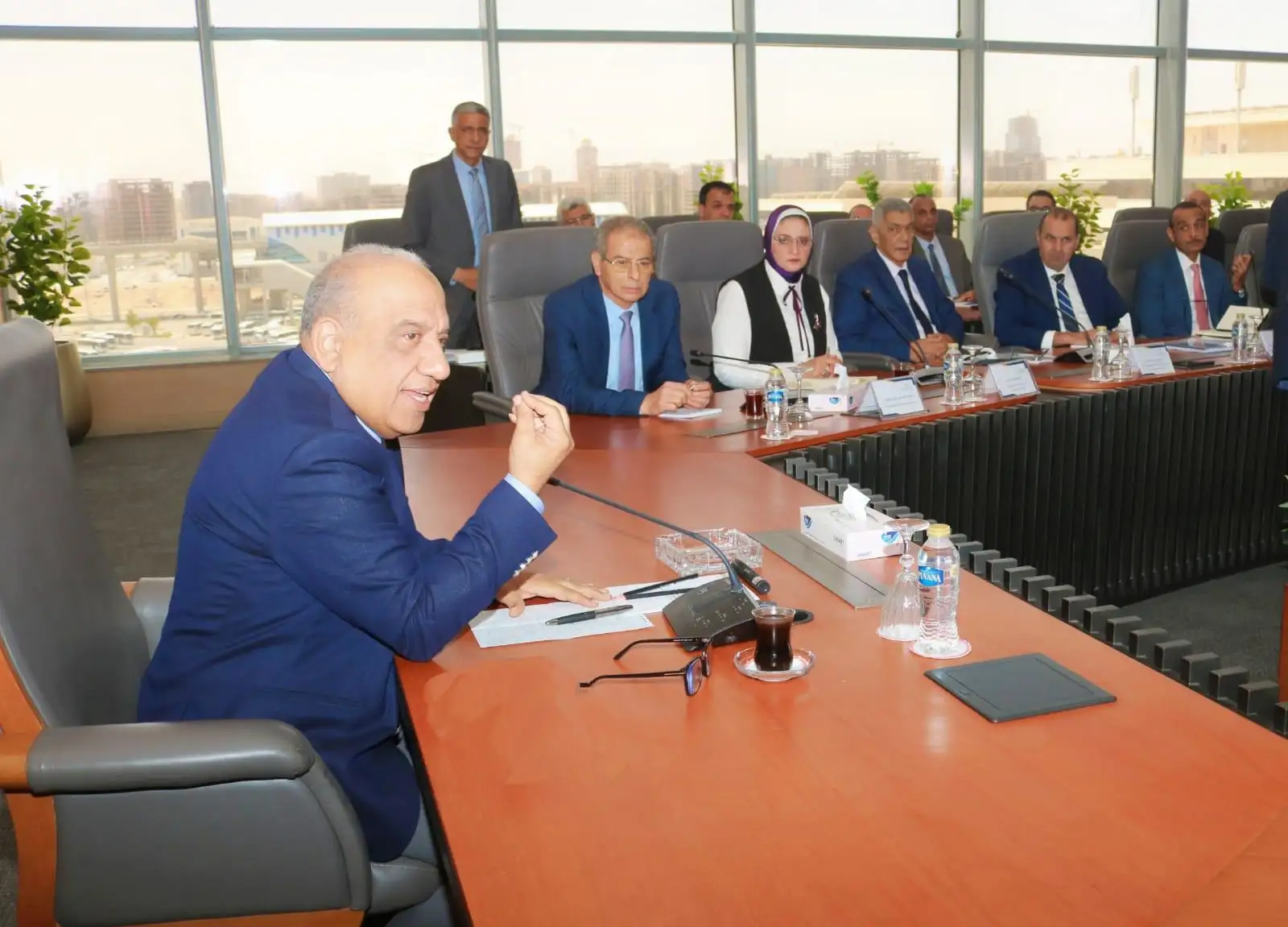 ''وزير الكهرباء'' يجتمع برؤساء شركات إنتاج، ونقل، وتوزيع الكهرباء، ويوجه برفع درجة الاستعداد لمجابهة ارتفاع الأحمال وزيادة الاستهلاك لتأمين الشبكة الموحدة وضمان استقرار التغذية الكهربائية خلال فصل الصيف