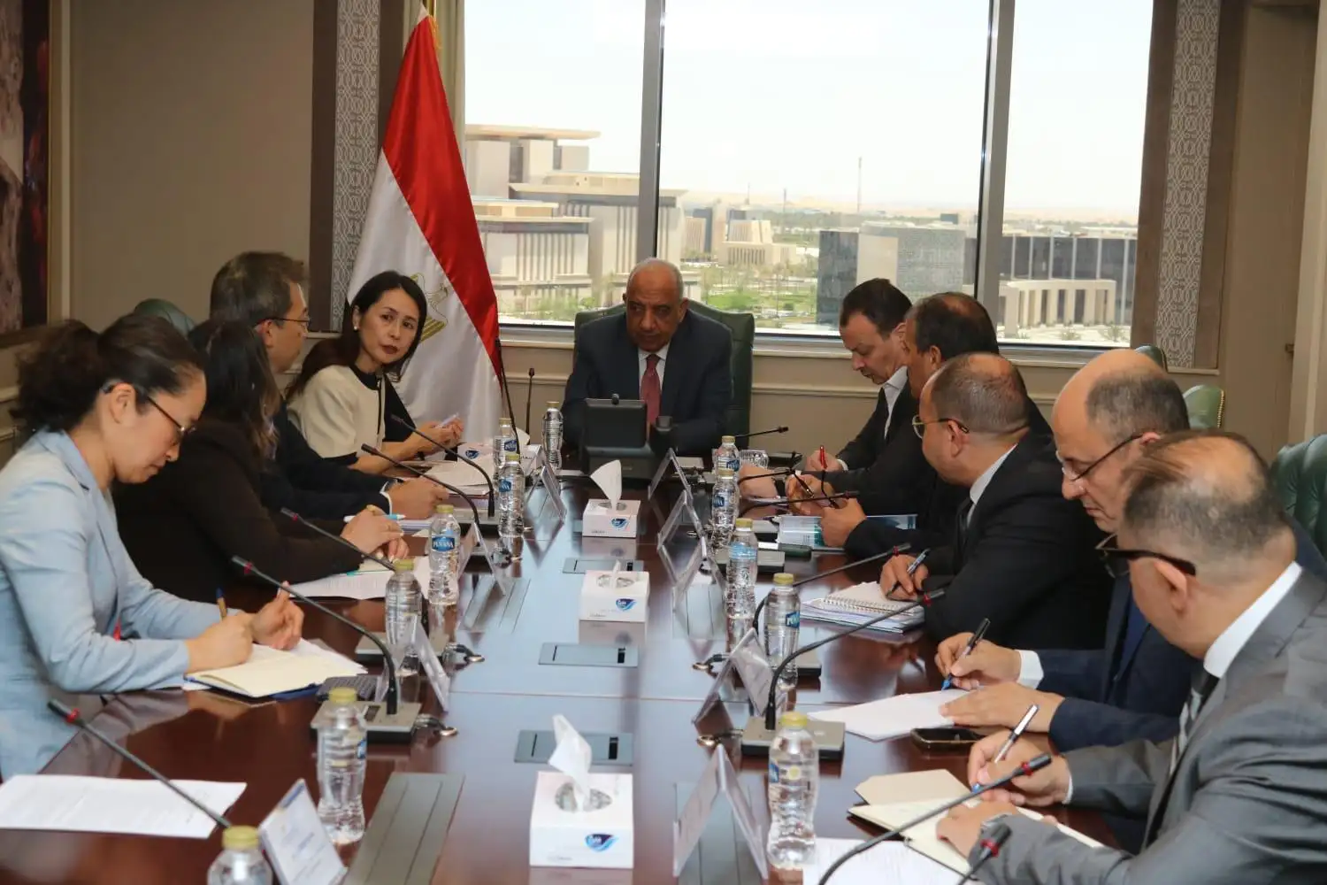 ''وزير الكهرباء'' يبحث مع الوكالة اليابانية للتعاون الدولى ''JICA'' سبل دعم وتعزيز التعاون والشراكة في مجالات الطاقة المتجددة، واستراتيجية التحول الطاقى، والتدريب وتنمية وبناء القدرات