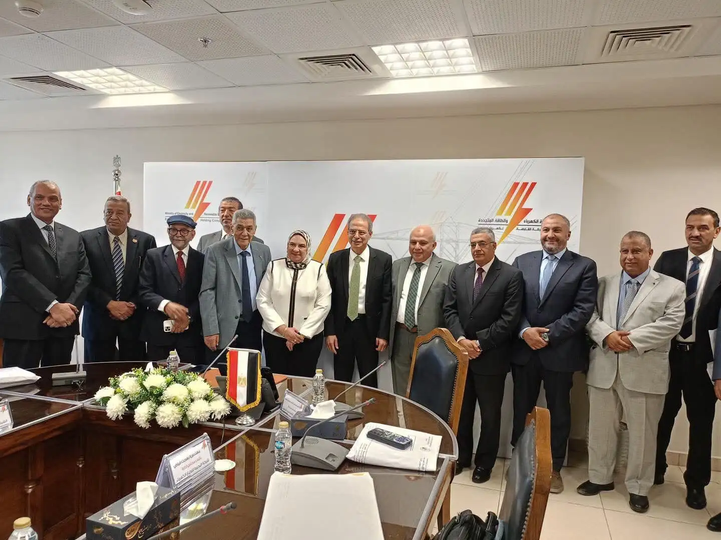 ''عمومية الخدمات الطبية'' تعتمد الموازنة التخطيطية للشركة للعام 2026/2027 بخطة لتطوير العيادات ورفع جودة الخدمات الطبية للعاملين بقطاع الكهرباء