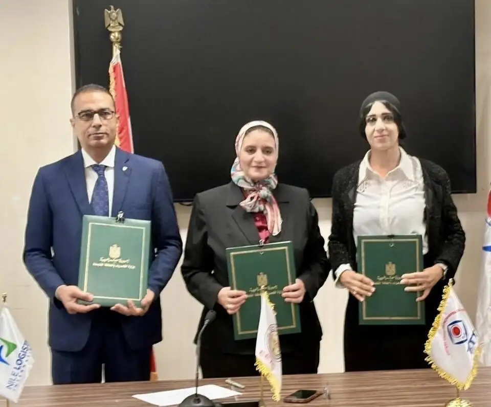 ''نقل الكهرباء'' توقع عقداً مع تحالف ''ZTT الصينية وشركة Nile Logistics International المصرية'' لربط محطة محولات العاشر بالشبكة القومية