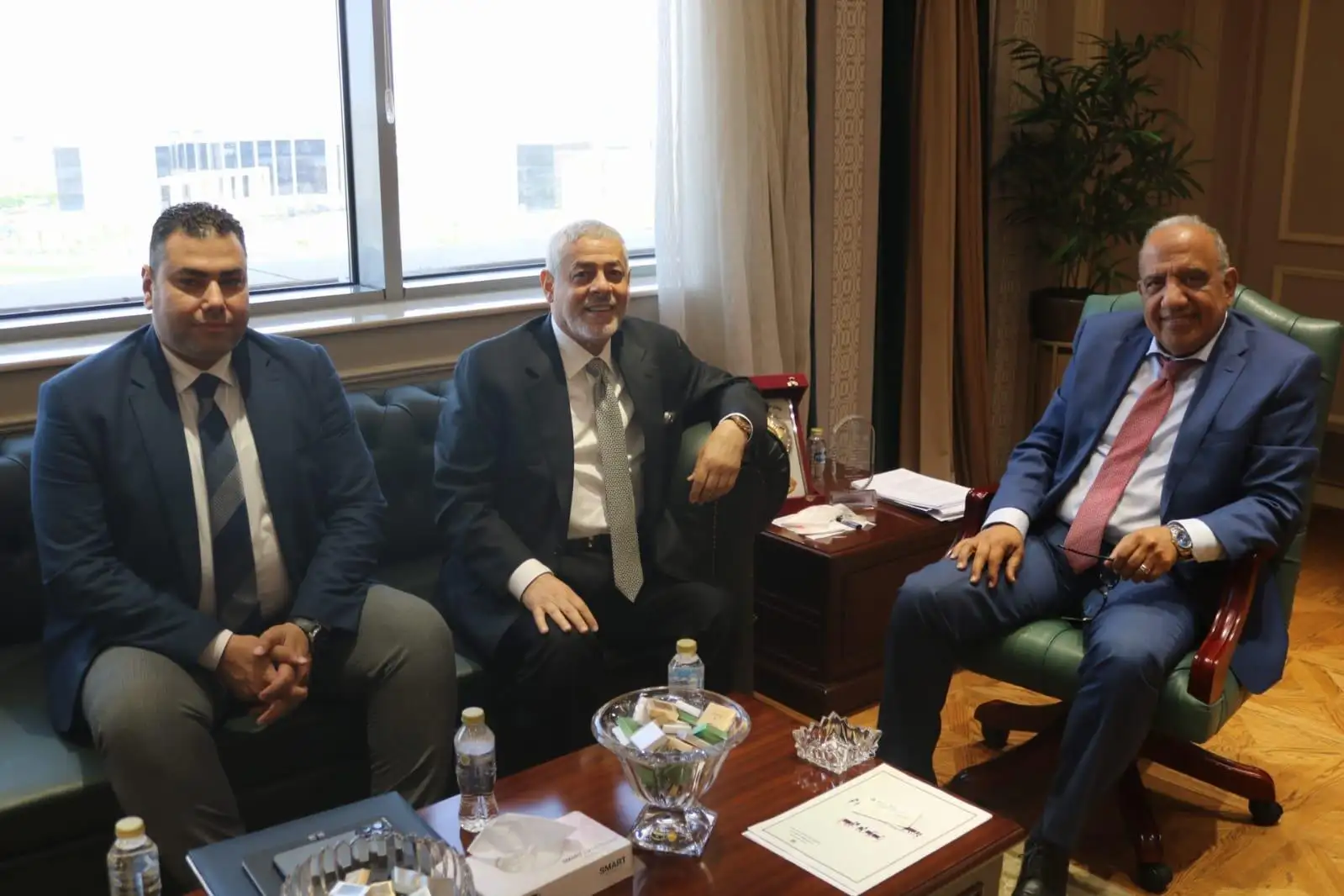 'وزير الكهرباء' يبحث مع شركة 