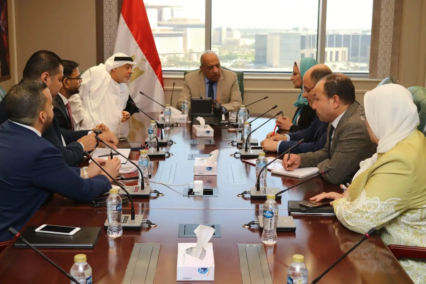 ''وزير الكهرباء'' يبحث مع شركة 