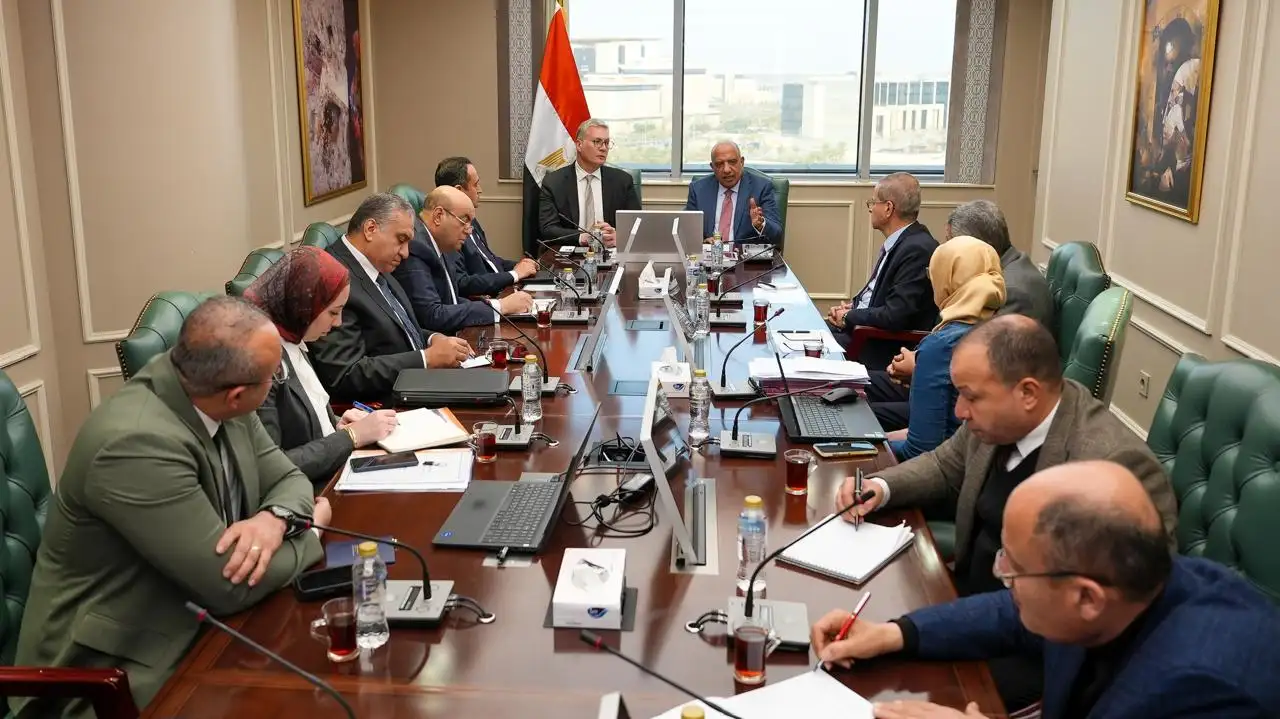 بيان مشترك... ''وزيرا الكهرباء و البترول'' يبحثان خطة العمل المشترك، وتوفير الوقود المكافئ لتأمين التغذية الكهربائية، وتحقيق الاستقرار للشبكة الموحدة خلال فصل الصيف